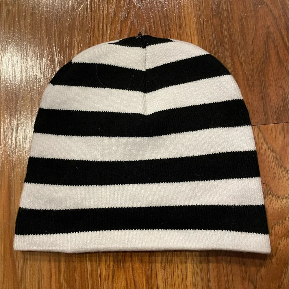 NWOT Striped Skull Beanie - Picture 3 of 3